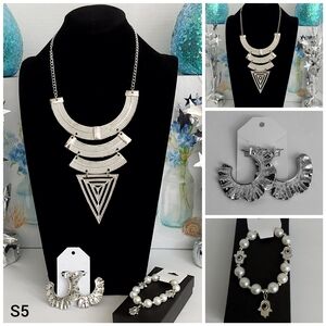 Ladies Necklace Sets (S5)
